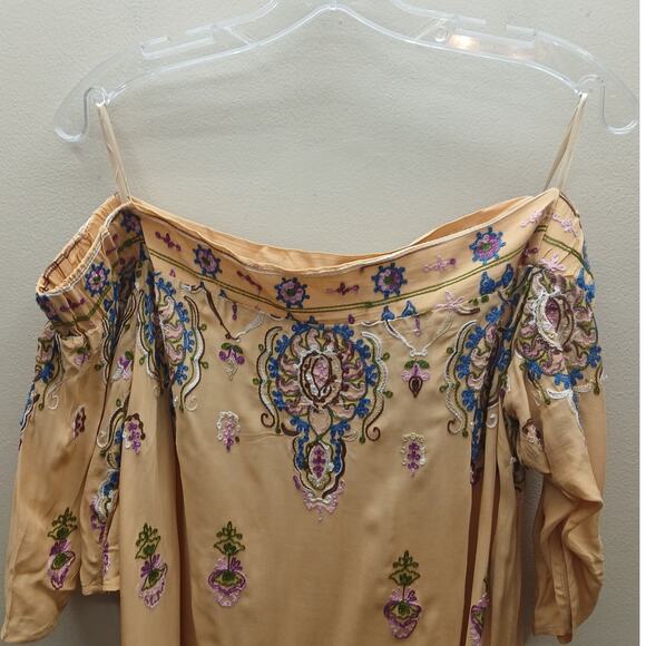 Democracy Embroidered Off the Shoulder Boho Peasant Blouse TanSize Large NWT - Picture 10 of 12